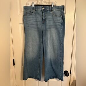 torrid Light Wash Wide Leg Jeans in Blue